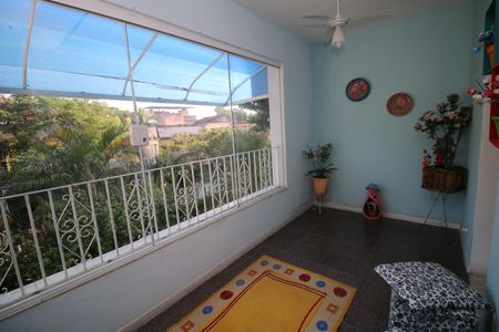 Casa à venda com 119m², 3 quartos e 1 vagaVaranda - Frente