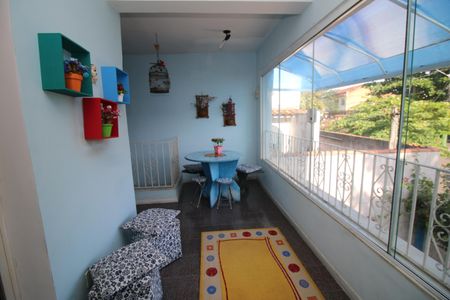 Casa à venda com 119m², 3 quartos e 1 vagaVaranda - Frente