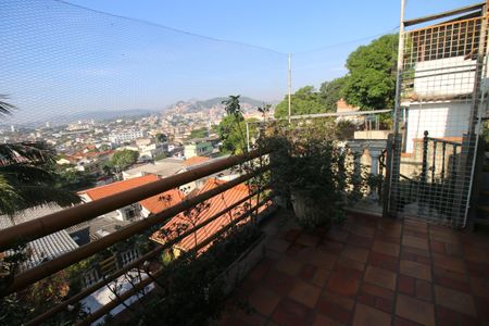 Casa à venda com 119m², 3 quartos e 1 vagaVaranda - Fundos