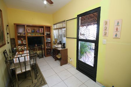 Casa à venda com 119m², 3 quartos e 1 vagaSala de tv