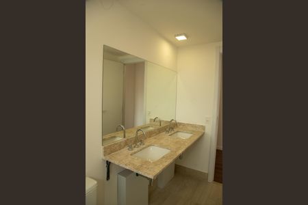 Apartamento à venda com 112m², 2 quartos e 2 vagasBanheiro da Suíte 1