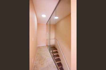 Casa de condomínio à venda com 120m², 3 quartos e 2 vagasCorredor