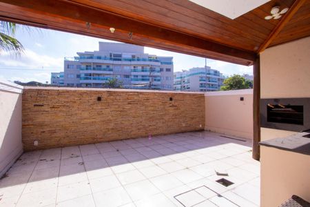 Casa de condomínio à venda com 120m², 3 quartos e 2 vagasQuintal