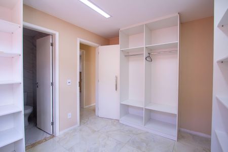 Casa de condomínio à venda com 120m², 3 quartos e 2 vagasSuíte 1