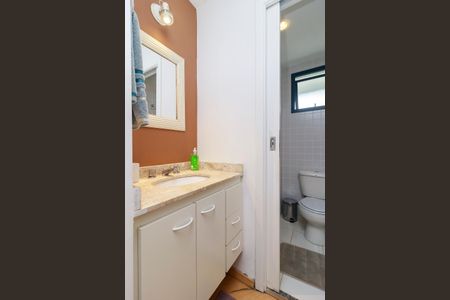 Banheiro de apartamento para alugar com 2 quartos, 52m² em Cidade Monções, São Paulo