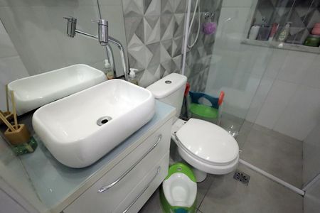 Apartamento à venda com 114m², 2 quartos e 2 vagas Apartamento à venda com 114m², 2 quartos e 2 vagasBanheiro 1