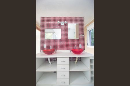 Casa à venda com 250m², 2 quartos e 2 vagas Casa à venda com 250m², 2 quartos e 2 vagasBanheiro da Suíte 2