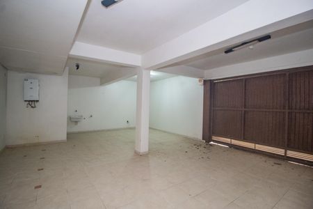 Casa à venda com 250m², 2 quartos e 2 vagas Casa à venda com 250m², 2 quartos e 2 vagasGaragem