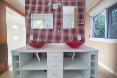 Casa à venda com 250m², 2 quartos e 2 vagas Casa à venda com 250m², 2 quartos e 2 vagasBanheiro da Suíte 2