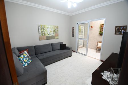 Casa à venda com 260m², 3 quartos e 4 vagasSala de TV