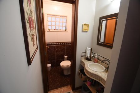 Casa à venda com 260m², 3 quartos e 4 vagasLavabo Sala de TV