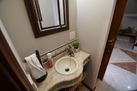 Casa à venda com 260m², 3 quartos e 4 vagasLavabo Sala de TV