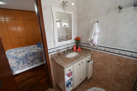 Casa à venda com 260m², 3 quartos e 4 vagasBanheiro da Suíte 3