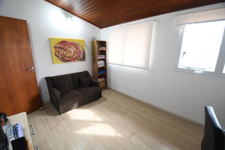 Casa à venda com 260m², 3 quartos e 4 vagasEscritório