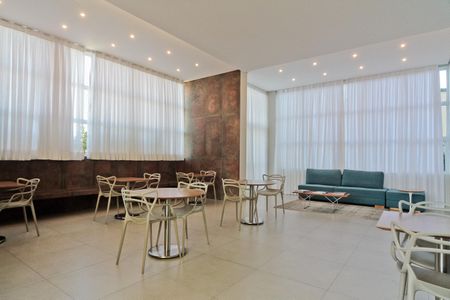 Apartamento à venda com 63m², 3 quartos e 1 vaga Apartamento à venda com 63m², 3 quartos e 1 vagaÁrea comum - Salão de festas