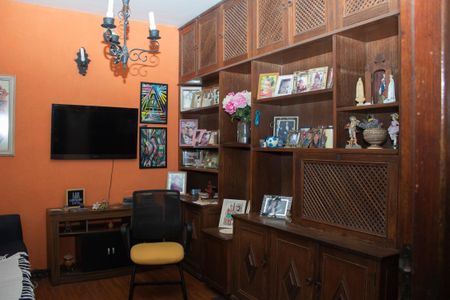 Casa à venda com 360m², 4 quartos e 4 vagas Casa à venda com 360m², 4 quartos e 4 vagasSala