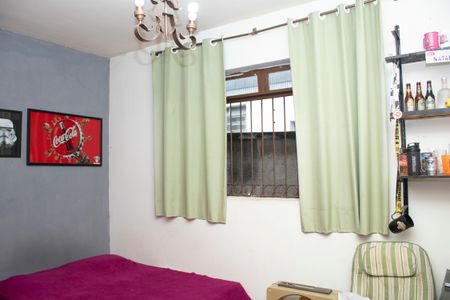 Casa à venda com 360m², 4 quartos e 4 vagas Casa à venda com 360m², 4 quartos e 4 vagasQuarto 2