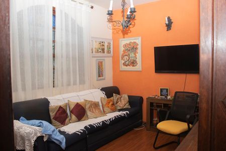 Casa à venda com 360m², 4 quartos e 4 vagas Casa à venda com 360m², 4 quartos e 4 vagasSala