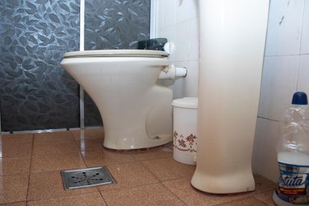 Casa à venda com 360m², 4 quartos e 4 vagas Casa à venda com 360m², 4 quartos e 4 vagasBanheiro Social