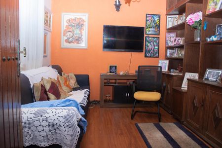 Casa à venda com 360m², 4 quartos e 4 vagas Casa à venda com 360m², 4 quartos e 4 vagasSala