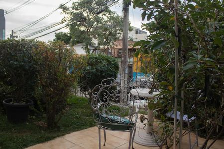 Casa à venda com 360m², 4 quartos e 4 vagas Casa à venda com 360m², 4 quartos e 4 vagasÁrea comum