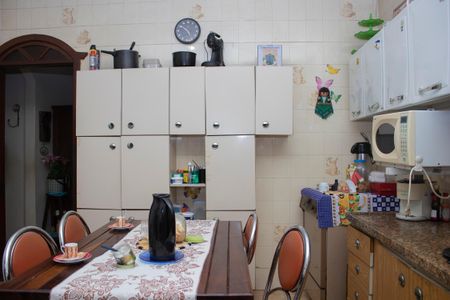 Casa à venda com 360m², 4 quartos e 4 vagas Casa à venda com 360m², 4 quartos e 4 vagasCozinha