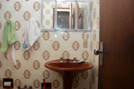 Casa à venda com 360m², 4 quartos e 4 vagas Casa à venda com 360m², 4 quartos e 4 vagasBanheiro Suíte 2