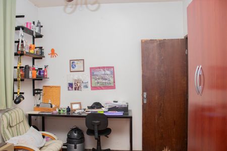 Casa à venda com 360m², 4 quartos e 4 vagas Casa à venda com 360m², 4 quartos e 4 vagasQuarto 2