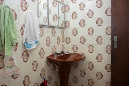 Casa à venda com 360m², 4 quartos e 4 vagas Casa à venda com 360m², 4 quartos e 4 vagasBanheiro Suíte 2