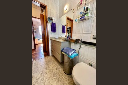 Apartamento à venda com 148m², 4 quartos e 2 vagasBanheiro