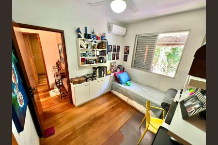 Apartamento à venda com 148m², 4 quartos e 2 vagasQuarto 2