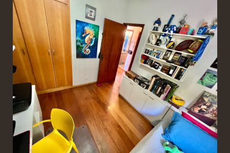 Apartamento à venda com 148m², 4 quartos e 2 vagasQuarto 2