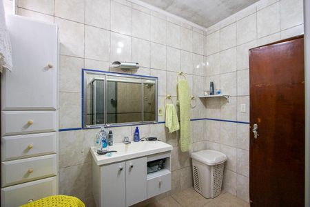 Casa para alugar com 425m², 5 quartos e 6 vagasBanheiro social