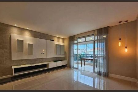 Apartamento à venda com 121m², 3 quartos e 3 vagas