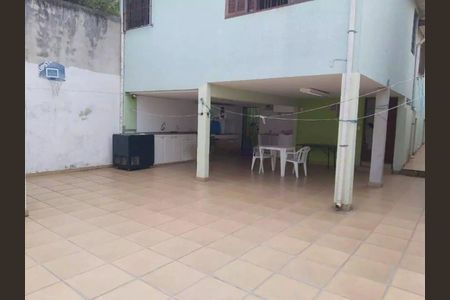 Casa à venda com 200m², 3 quartos e 3 vagas