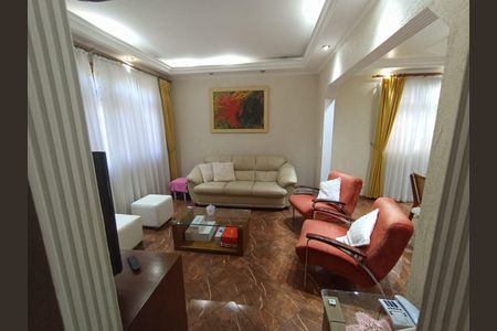 Casa à venda com 180m², 5 quartos e 5 vagas