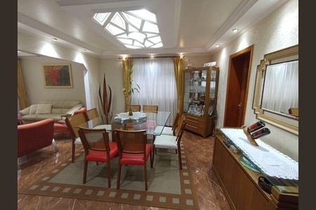 Casa à venda com 180m², 5 quartos e 5 vagas