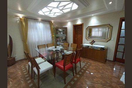 Casa à venda com 180m², 5 quartos e 5 vagas