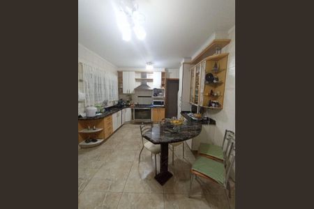 Casa à venda com 180m², 5 quartos e 5 vagas