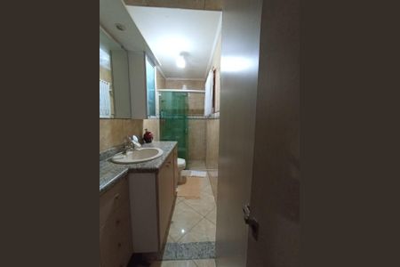 Casa à venda com 180m², 5 quartos e 5 vagas