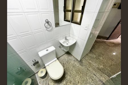 Casa à venda com 465m², 4 quartos e 7 vagasSaúna Banheiro