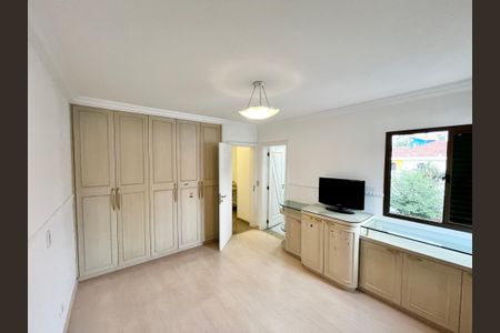 Casa à venda com 465m², 4 quartos e 7 vagasQuarto Suíte