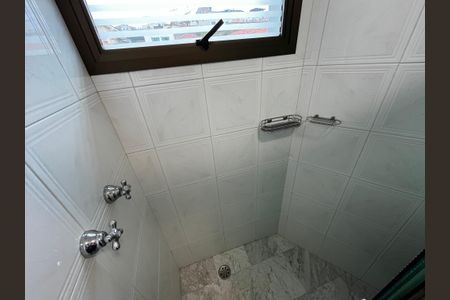 Casa à venda com 465m², 4 quartos e 7 vagasBanheiro da Suíte