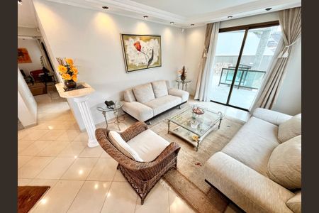 Casa à venda com 465m², 4 quartos e 7 vagasSala