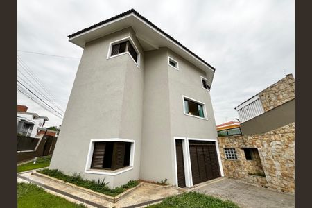 Casa à venda com 465m², 4 quartos e 7 vagasFachada da Casa