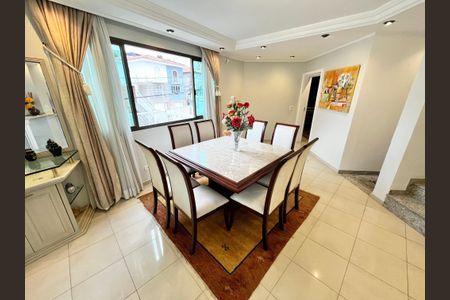 Casa à venda com 465m², 4 quartos e 7 vagasSala