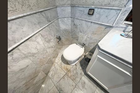 Casa à venda com 465m², 4 quartos e 7 vagasLavabo