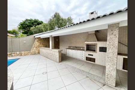 Casa à venda com 465m², 4 quartos e 7 vagasChurrasqueira