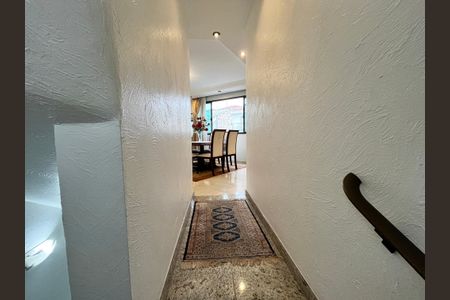 Casa à venda com 465m², 4 quartos e 7 vagasEscada P/ Sala