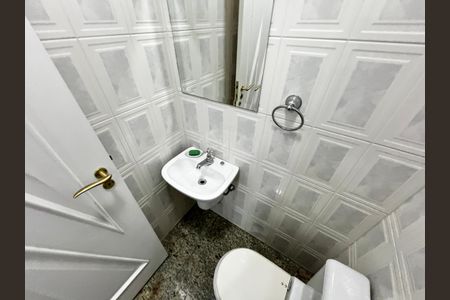 Casa à venda com 465m², 4 quartos e 7 vagasBanheiro do Escritório